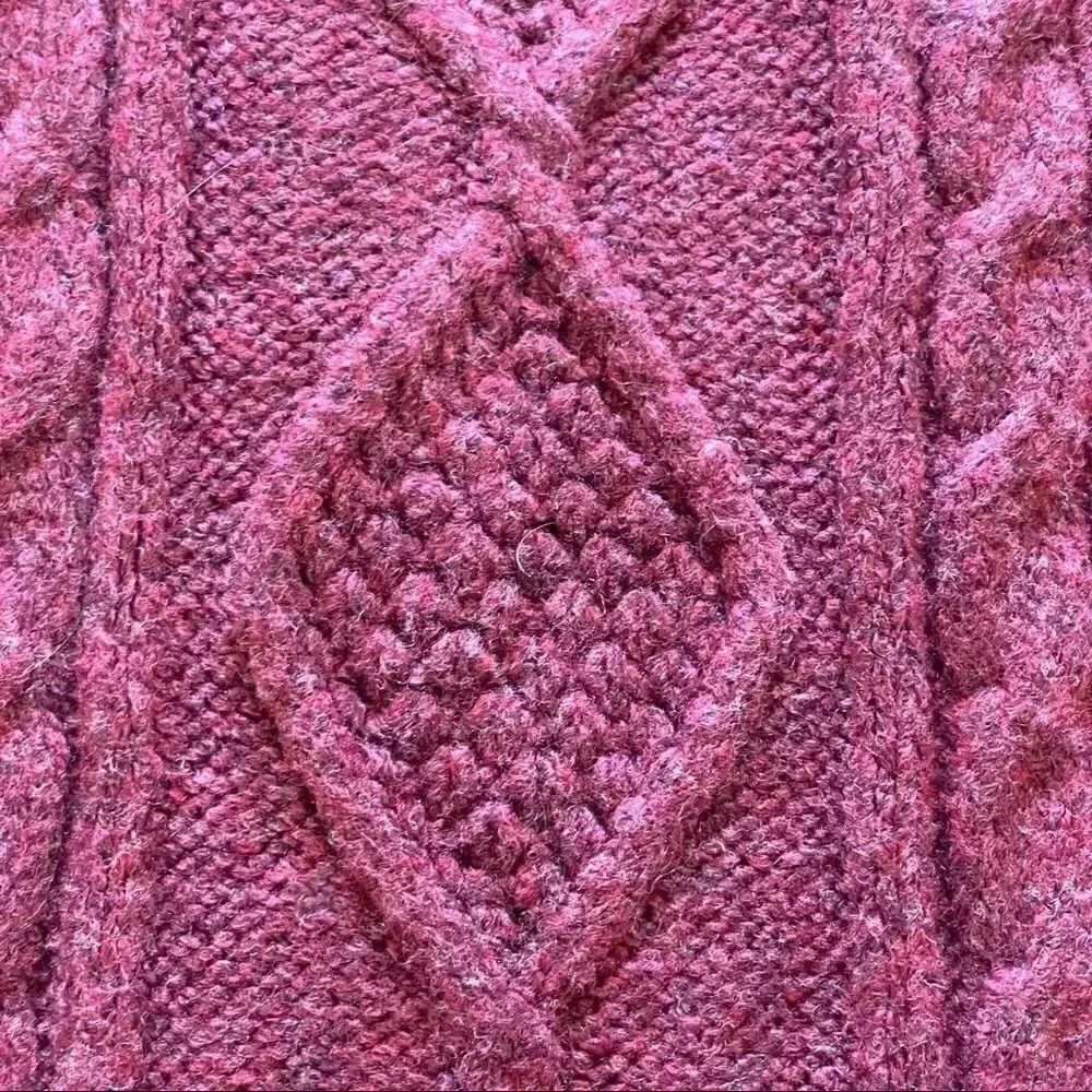 Old Navy Knitted Cable Lover Infinity Scarf - Picture 4 of 6
